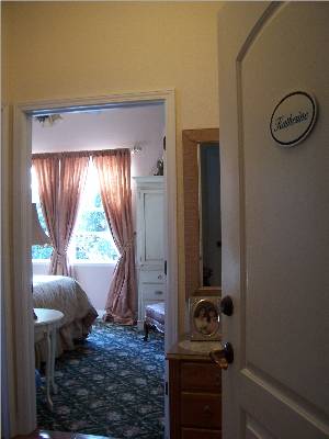 Entry to Katherine suite - bed breakfast close to Yosemite National Park.